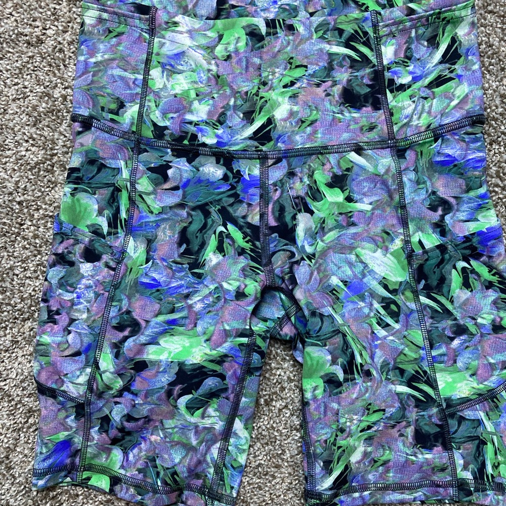 Lululemon Align High Rise Yoga Shorts Women’s Size 4 Multicolor Floral Abstract